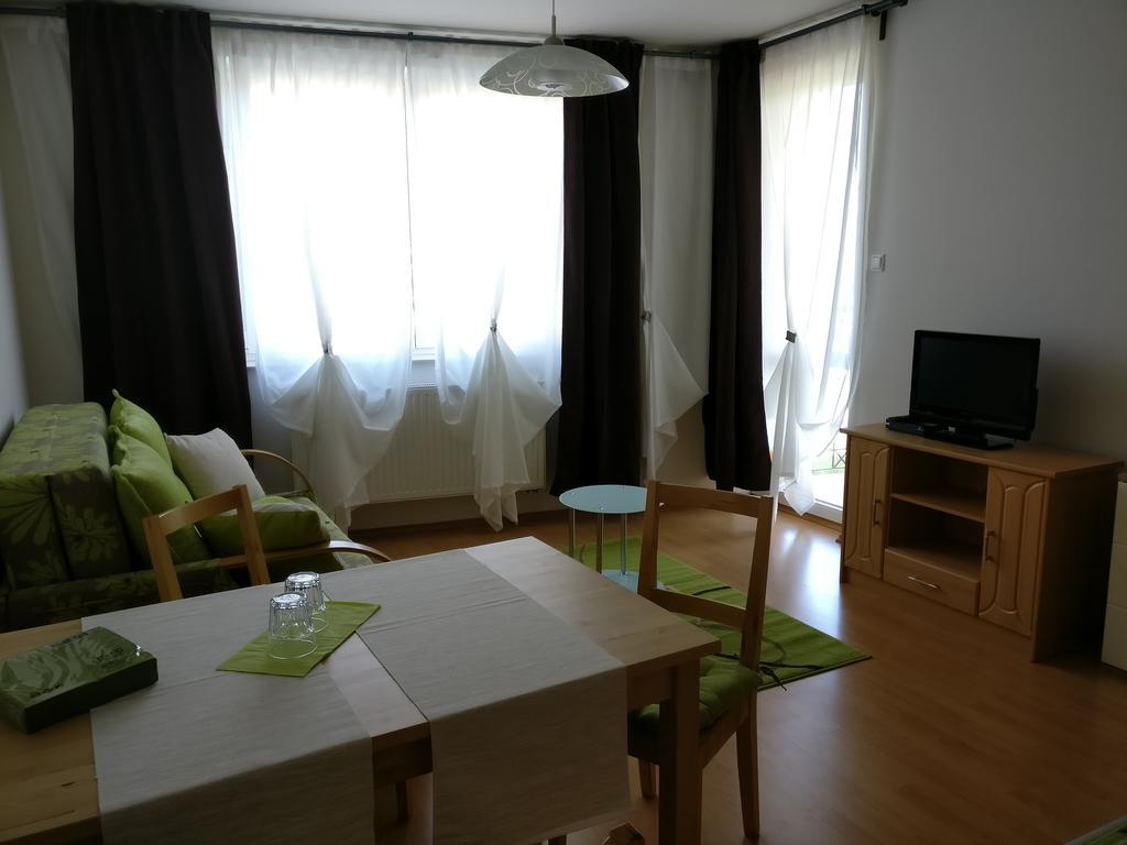 Jade Apartment Hegykő Exterior foto